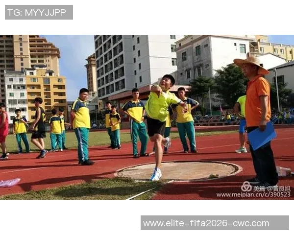 索菲丽德足球宝贝展现青春活力与运动魅力的完美结合