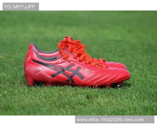 足球鞋三角钉的选择与使用技巧助你提升球场表现与舒适度